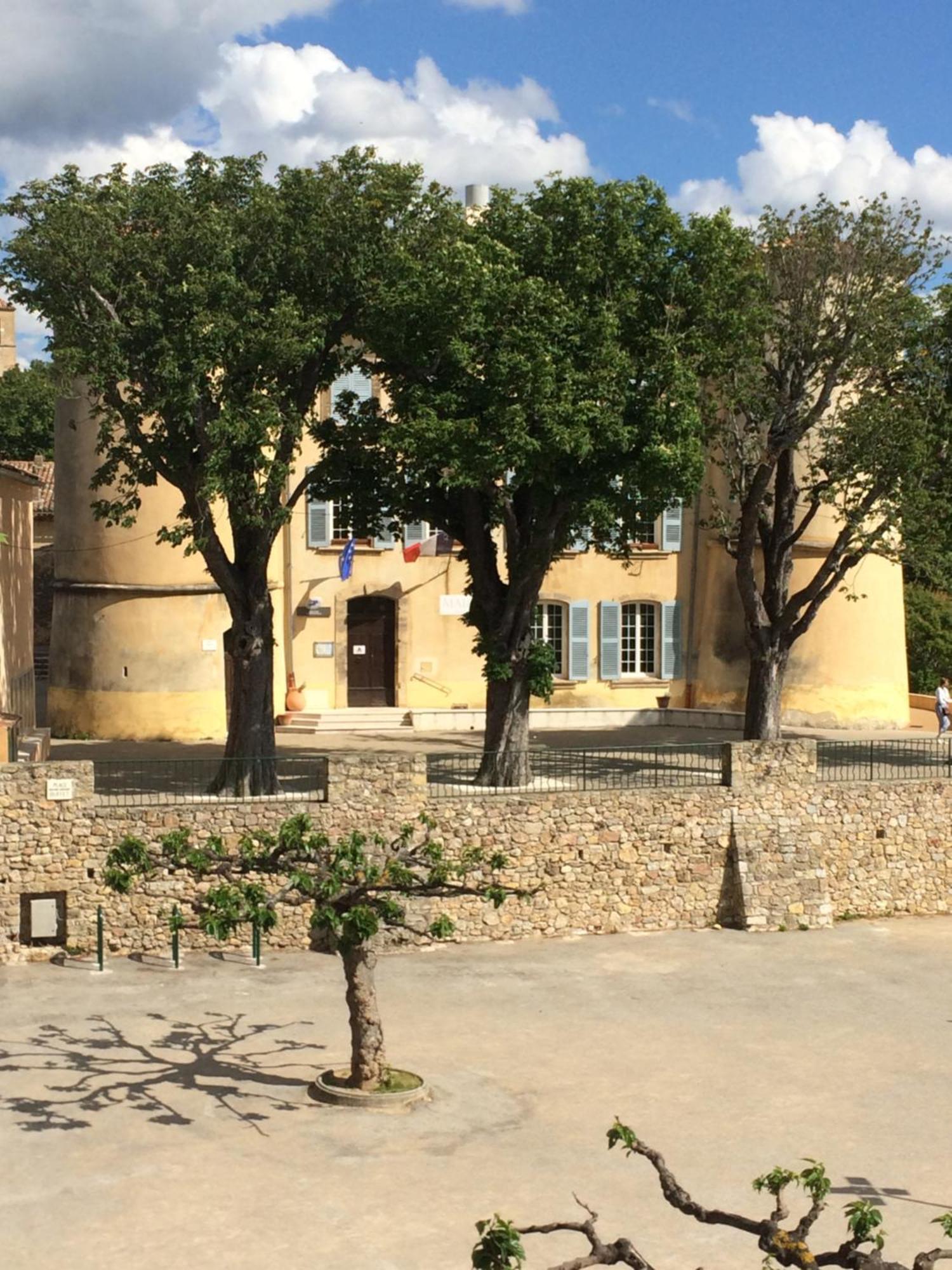 Au Coeur Du Village Provencal Tourtour Exteriér fotografie